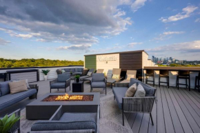 Rooftop Skyline Views DT Nash Sleeps 12